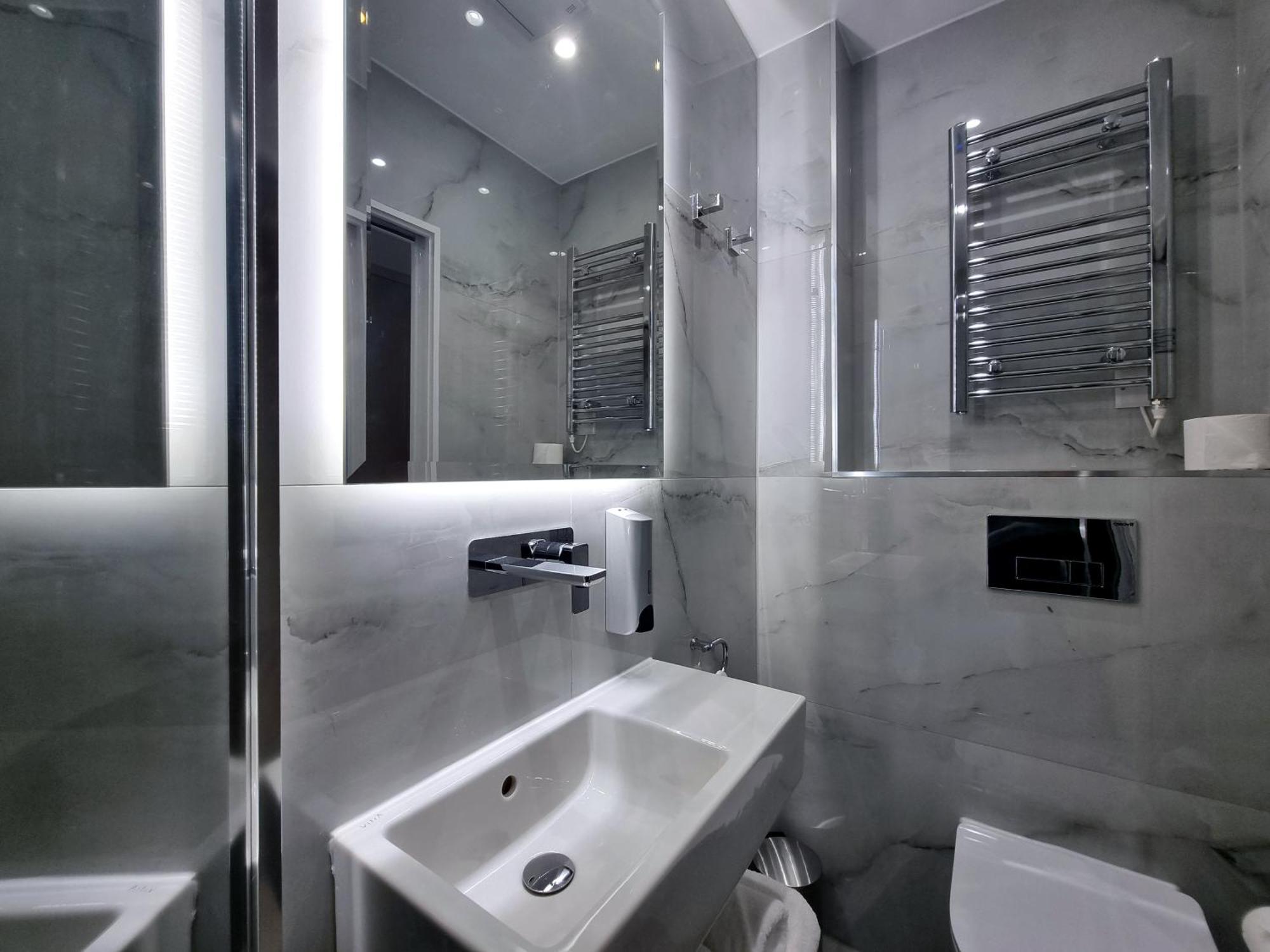 West Brompton 4*